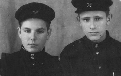 1955 год. Слева ветеран шахты Лузан Григорий Яковлевич