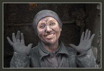 Women-miners.jpg