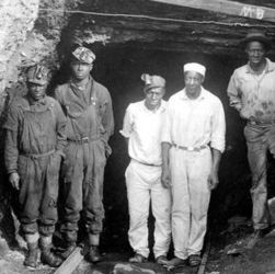 Заключенные в шахте Баннер