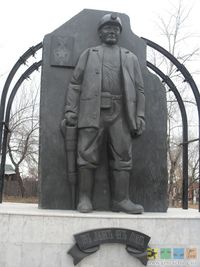 Памятник шахтерам Еманжелинск.jpg